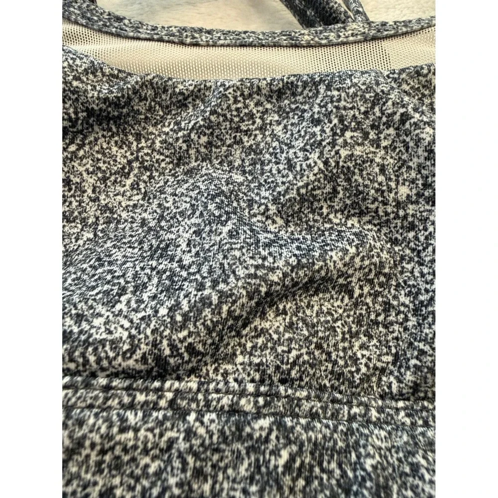Lululemon Get Down Sports Bra in the Rio Mist‎ White Black colorway W2CD9S